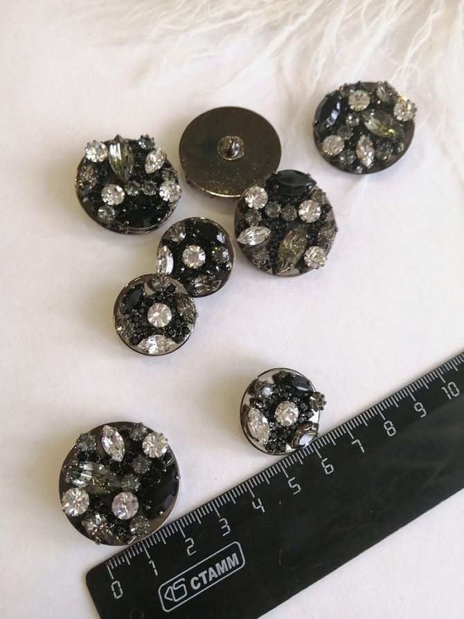 Пуговицы металлические с кристаллами Swarovski  2 размера!