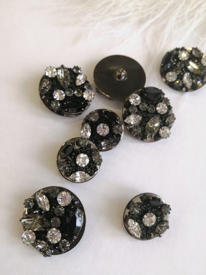 Пуговицы металлические с кристаллами Swarovski  2 размера!